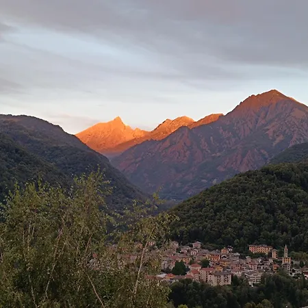 Mansarde, Avec Vue Sur Les Vallees D'ala Et Grande *